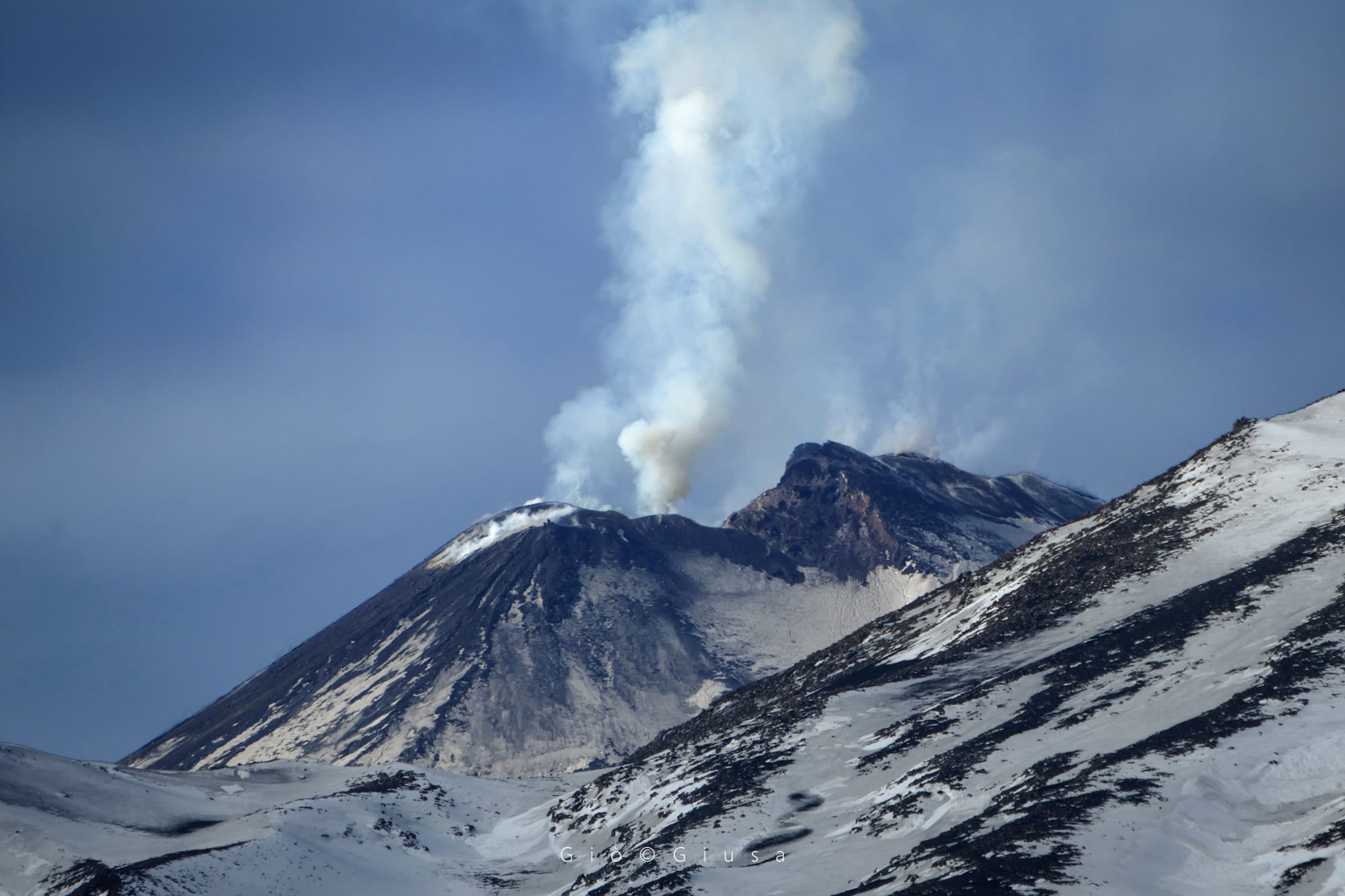 Lire la suite à propos de l’article December 20, 2020. EN. Italy / Sicily : Etna , Philippines : Mayon , Indonesia : Ibu , Island of Guadeloupe : La Soufrière , Ecuador : Sangay .