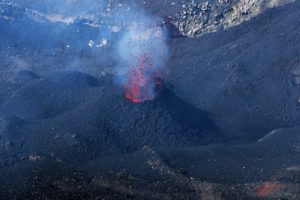 Lire la suite à propos de l’article 06 February 2021. EN . Indonesia : Merapi , Italy / Sicily : Etna , Chile : Nevados of Chillan , Hawaii : Kilauea .