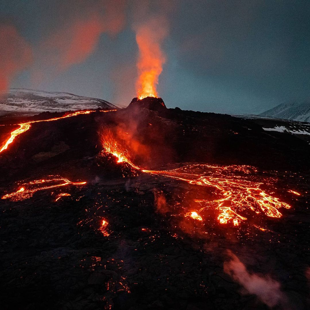 Lire la suite à propos de l’article April 22, 2021. EN. Saint Vincent : Soufrière Saint Vincent , Iceland : Geldingadalur , Japan : Sakurajima , Russia / Kurile Islands : Ebeko , La Réunion Island : Piton de la Fournaise .