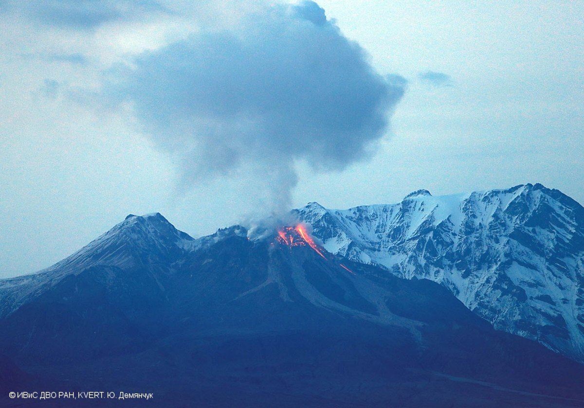 Lire la suite à propos de l’article January 07, 2022. EN. La Reunion Island : Piton de la Fournaise , Costa Rica : Rincon de la Vieja , Kamchatka : Sheveluch , Indonesia : Merapi , Italy : Stromboli , Chile : Nevados de Chillan .