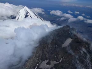 Lire la suite à propos de l’article October 09 , 2022. EN . Alaska : Pavlof , Hawaii : Mauna Loa , La Martinique : Mount Pelee , Chile : Nevados de Chillan , Mexico : Popocatepetl .
