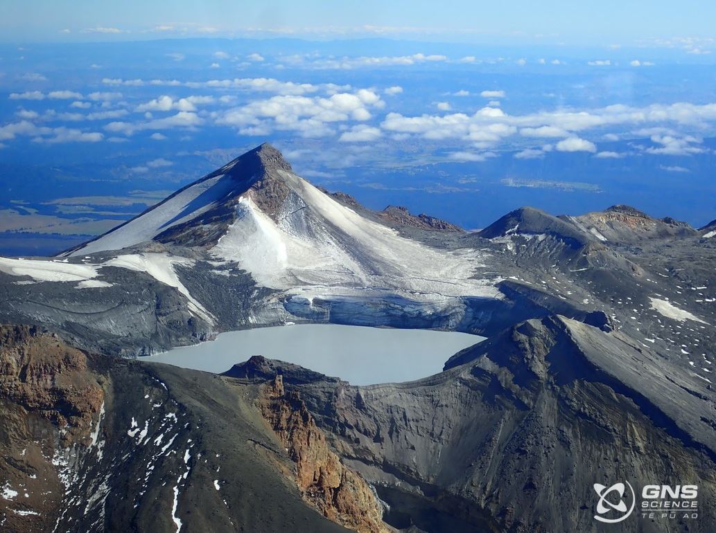 Lire la suite à propos de l’article April 26 , 2022. EN. Indonesia : Anak Krakatau , New Zealand : Ruapehu , Peru : Sabancaya , Indonesia : Ibu , Hawaii : Mauna Loa .