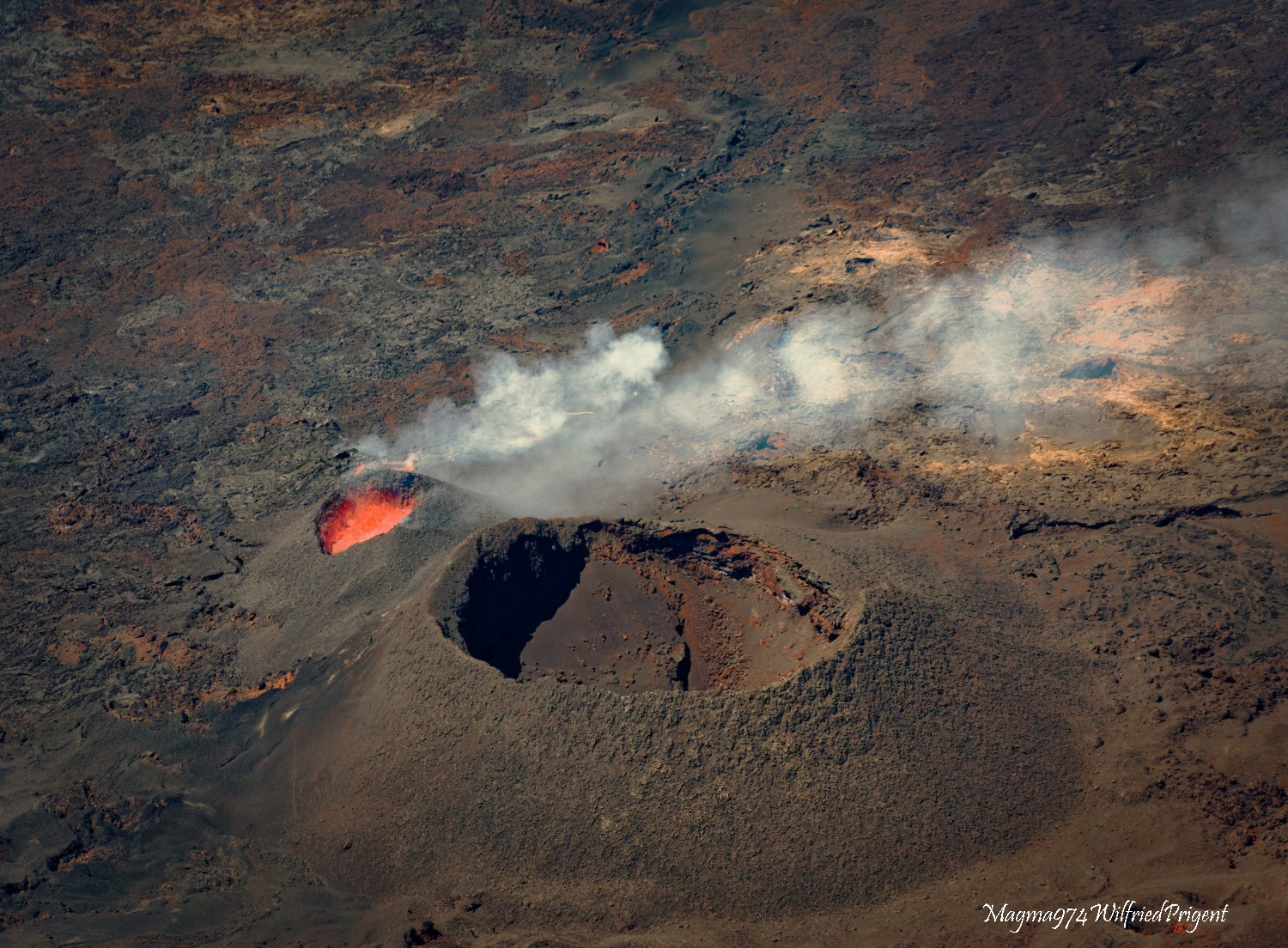 Lire la suite à propos de l’article September 26, 2022. EN. La Réunion : Piton de la Fournaise , Italy : Stromboli , Philippines : Pinatubo / Taal , Hawaii : Kilauea , Guatemala : Santiaguito .