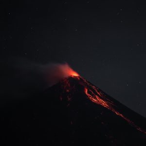 Lire la suite à propos de l’article 11 Mai 2025 . FR . Guatemala : Fuego , Indonésie : Dukono , Chili : Laguna del Maule , La Réunion : Piton de la Fournaise , Equateur : El Reventador .