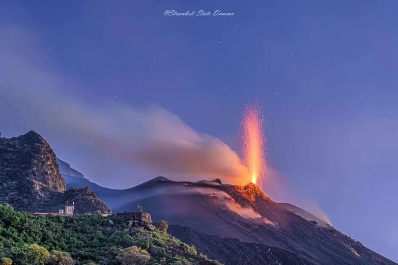 Fantasy, volcano, eruption, 720x1280 wallpaper | Cool backgrounds, Fantasy  landscape, Concept art