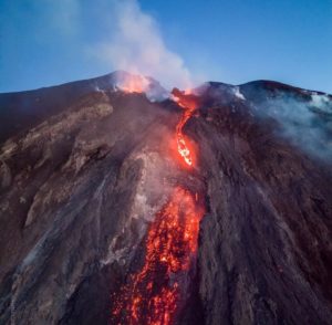 Lire la suite à propos de l’article March 01 , 2023. EN. Italy : Stromboli , Colombia : Purace-Los Coconucos Volcanic Range , Indonesia : Papandayan , Alaska : Aniakchak , Ecuador : Sangay .