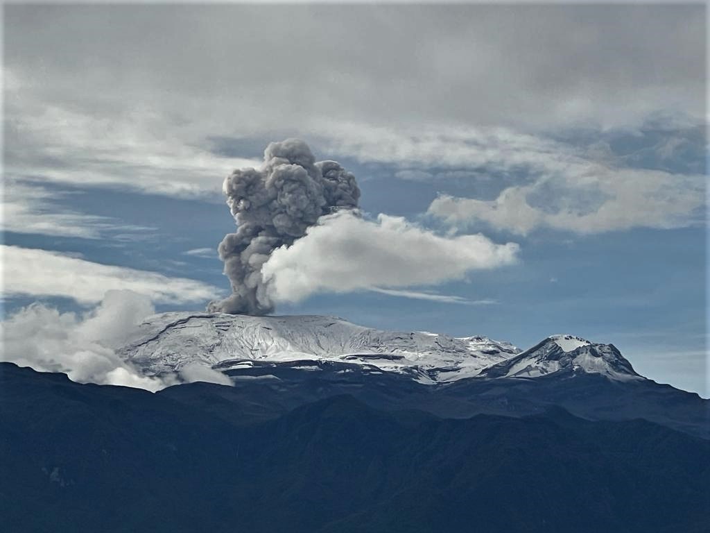 Lire la suite à propos de l’article 30 Avril 2023. FR. Colombie : Nevado del Ruiz , Kamchatka : Sheveluch , Equateur : Reventador , Chili : Lascar , Guatemala : Santiaguito .