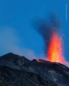 Lire la suite à propos de l’article May 17, 2023. EN. Italy : Stromboli , United States : Lassen Volcanic Center , Chile : Hudson , Ecuador : Sangay , Mexico : Popocatepetl .