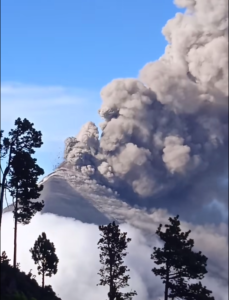 Lire la suite à propos de l’article May 06 , 2023. EN. Guatemala : Fuego , Indonesia : Ili Lewotolok , Iceland : Katla , Alaska : Great Sitkin , Colombia : Nevado del Ruiz .