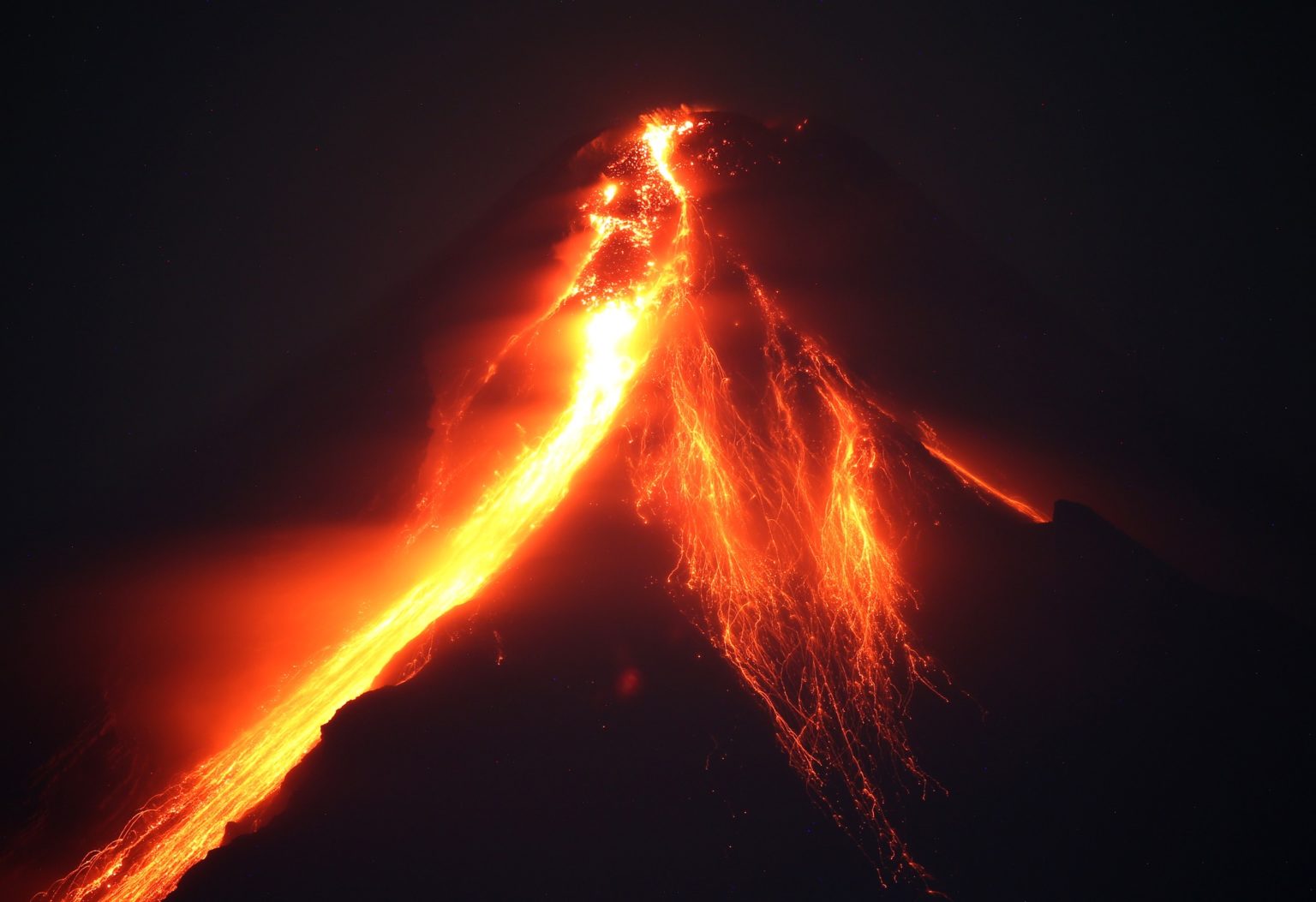 June 14, 2023. EN. Philippines : Mayon , Hawaii : Kilauea , Italy ...