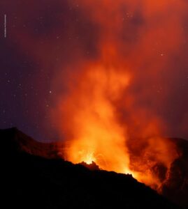 Lire la suite à propos de l’article 25 Septembre 2024. FR . Italie / Sicile : Etna , Italie : Stromboli , Islande : Péninsule de Reykjanes , Colombie : Puracé – Chaîne volcanique Los Coconucos , Indonésie : Lewotobi Laki-laki .