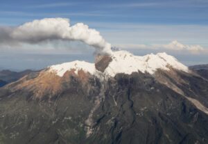 Lire la suite à propos de l’article 14 Octobre 2024. FR. Italie : Campi Flegrei , Philippines : Taal , Indonésie : Semeru , Colombie : Nevado del Huila , Equateur : El Reventador .