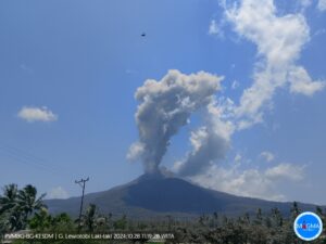 Lire la suite à propos de l’article 28 Octobre 2024. FR. Indonésie : Lewotobi Laki-laki , Mexique : Popocatepetl , Chili : Puyehue – Cordon Caulle , Costa -Rica : Rincon de la Vieja / Poas , La Guadeloupe : La Soufrière .