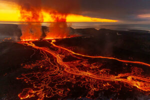 Lire la suite à propos de l’article 23 Novembre 2024. FR. Islande : Péninsule de Reykjanes , Indonésie : Ibu , Chili : Copahue , La Martinique : Montagne Pelée , Costa Rica : Rincón de la Vieja / Poas .