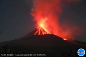 Lire la suite à propos de l’article 11 Novembre 2024. FR . Indonésie : Lewotobi Laki-laki , Italie / Sicile : Etna , Indonésie : Rokatenda , Chili : Laguna del Maule , Equateur : El Reventador .