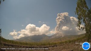 Lire la suite à propos de l’article 13 Novembre 2024. FR. Indonésie : Lewotobi Laki-laki / Ibu , Italie / Sicile : Etna , Italie : Stromboli , Colombie : San José de Mulatos , Hawaii : Kilauea .