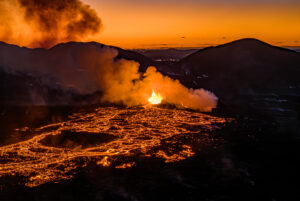 Lire la suite à propos de l’article 27 Novembre 2024. FR . Islande : Péninsule de Reykjanes , Italie : Stromboli , Italie / Sicile : Etna , Hawaii : Kilauea , Indonésie : Lewotobi Laki-Laki .