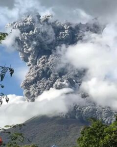 Lire la suite à propos de l’article 12 Décembre 2024. FR. Philippines : Kanlaon , Japon : Kuchinoerabujima , Nouvelle Zélande : White Island , Indonésie : Ibu , Chili : Planchon- Peteroa .