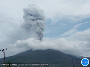 Lire la suite à propos de l’article 28 Décembre 2024. FR. Hawaii : Kilauea , Indonésie : Lewotobi Laki-laki , Italie : Stromboli , Indonésie : Merapi , Ile de La Martinique : Montagne Pelée .