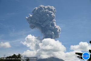 Lire la suite à propos de l’article 07 Janvier 2025 . FR. Indonésie : Ibu , Indonésie : Plateau de Dieng , Guatemala : Santiaguito , Mexique : Popocatepetl , La Martinique : Montagne Pelée .