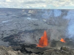 Lire la suite à propos de l’article 16 Janvier 2025. FR. Hawaii : Kilauea , Indonésie : Ibu , Islande : Grímsvötn , Japon : Sakurajima , Philippines : Kanlaon .