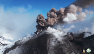 Lire la suite à propos de l’article 13 Février 2025. FR. Italie / Sicile : Etna , Hawaii : Kilauea , Philippines : Kanlaon , Indonésie : Lewotobi Laki-Laki , Japon : Sakurajima .