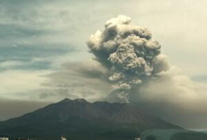 Lire la suite à propos de l’article May 22, 2025. EN. Japan : Sakurajima , Hawaii : Kilauea , Iceland : Reykjanes Peninsula , New Zealand : Ruapehu , Costa Rica : Poas .