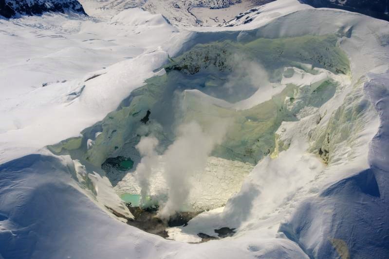 Lire la suite à propos de l’article June 15, 2025. EN. Alaska : Spurr , Philippines : Bulusan , Indonesia : Ibu , Colombia : Nevado del Ruiz , Mexico : Popocatepetl .