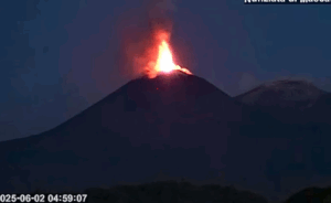 Lire la suite à propos de l’article 02 Juin 2025. FR. Italie / Sicile : Etna , Indonésie : Tangkubanparahu , Costa Rica : Rincon de la Vieja , Equateur : Guagua Pichincha , Guatemala : Santiaguito .