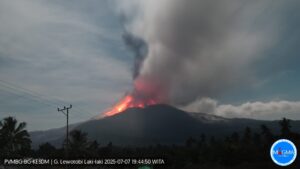 Lire la suite à propos de l’article 8 Juillet 2025. FR. Indonésie : Lewotobi Laki Laki , Hawaii : Kilauea , Chili : Puyehue / Cordon Caulle , Costa Rica : Poas , Guatemala : Santiaguito .