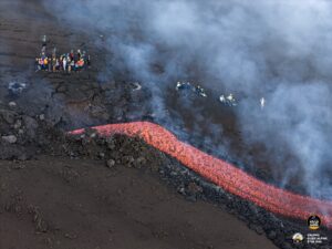 Lire la suite à propos de l’article 15 Aout 2025. FR. Italie / Sicile : Etna , Kamchatka : Klyuchevskoy , Guatemala : Agua , Indonésie : Ili Lewotolok , Colombie : Galeras .