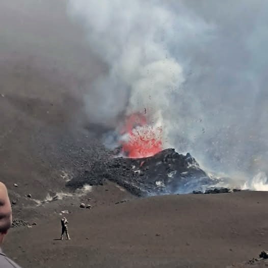 Lire la suite à propos de l’article August 21, 2025. EN. Italy / Sicily : Etna , Indonesia : Dempo , Kamchatka : Krasheninnikov , Japan : Shinmoedake , Guatemala : Santiaguito .