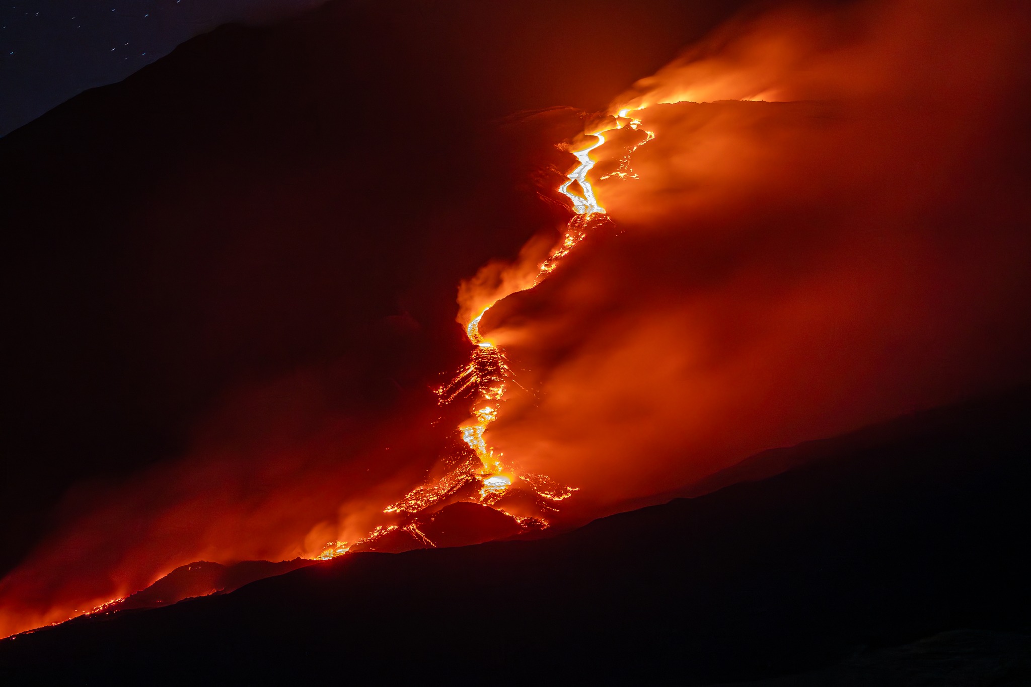 Lire la suite à propos de l’article 29 Aout 2025. FR. Italie / Sicile : Etna , Chili : Tupungatito , Colombie : Galeras , Guatemala : Fuego , La Martinique : Montagne Pelée .