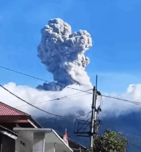 Lire la suite à propos de l’article August 13, 2025. EN. Indonesia : Marapi , Italy / Sicily : Etna , Italy : Stromboli , Kamchatka : Krasheninikov , Kamchatka : Klyuchevskoy .