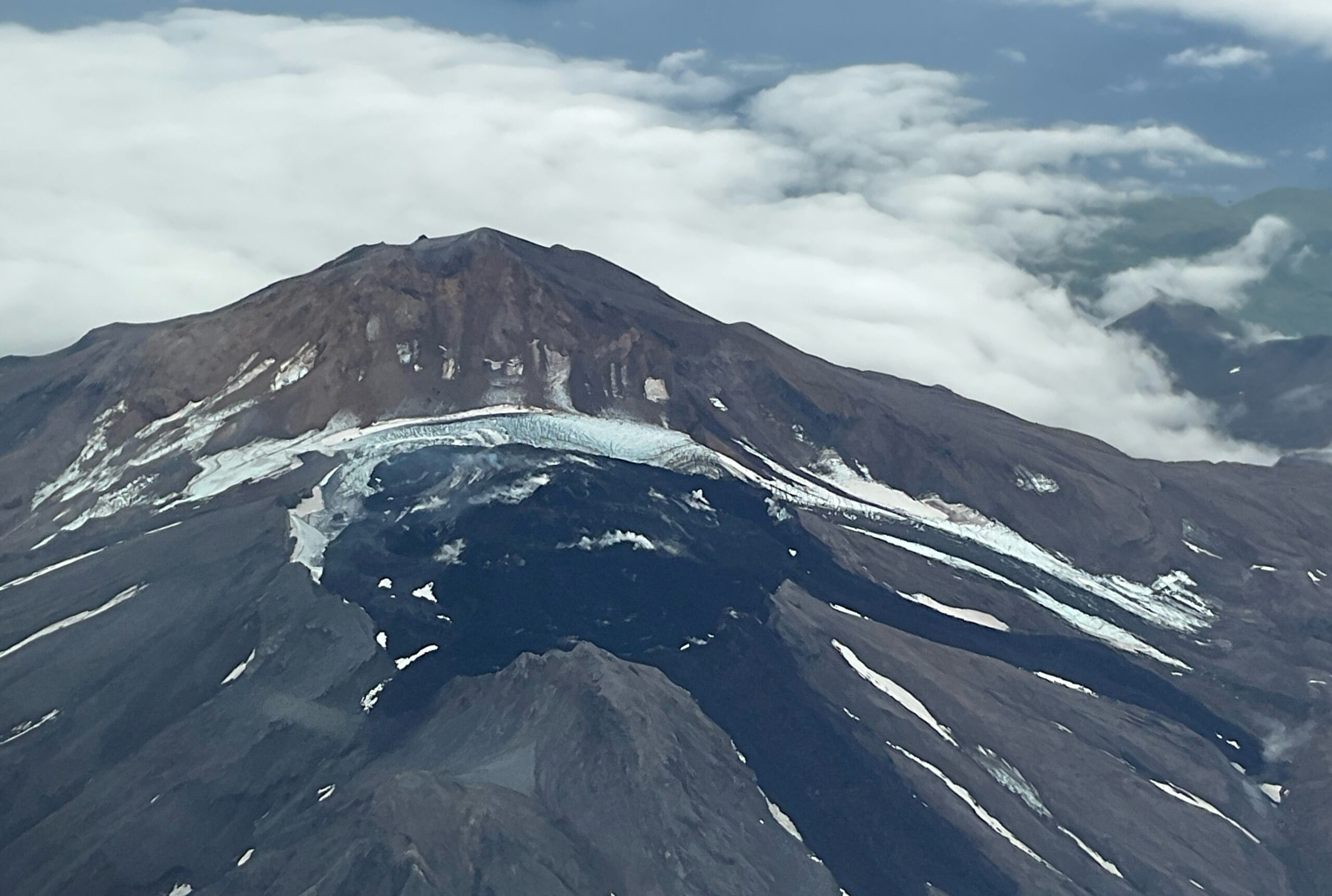 Lire la suite à propos de l’article September 6, 2025. EN. Indonesia : Lewotobi Laki-laki , Alaska : Great Sitkin , Colombia : Nevado del Ruiz , La Martinique : Mount Pelée , Italy : Vulcano .