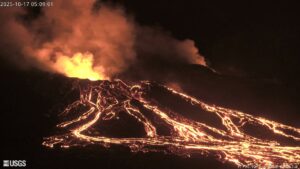 Lire la suite à propos de l’article October 18, 2025. EN. Hawaii : Kilauea , Chile : Planchón Peteroa , Colombia : Nevado del Ruiz , La Martinique : Mount Pelée , Costa Rica : Poas .