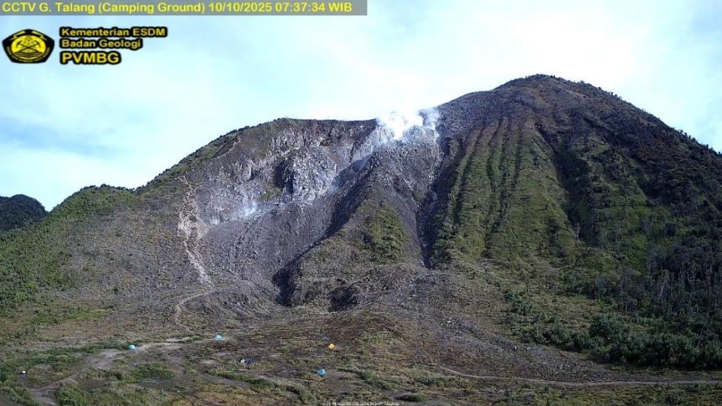 Lire la suite à propos de l’article October 11, 2025. EN. Indonesia : Talang , Chile : Lascar , Colombia : Nevado del Ruiz , Costa Rica : Poas , La Martinique : Mount Pelée .