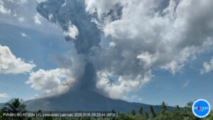 Lire la suite à propos de l’article October 15, 2025. EN. Italy : Stromboli , Indonesia : Lewotobi Laki-laki , Italy / Sicily : Etna , Iceland : Reykjanes Peninsula , Kamchatka : Klyuchevskoy .