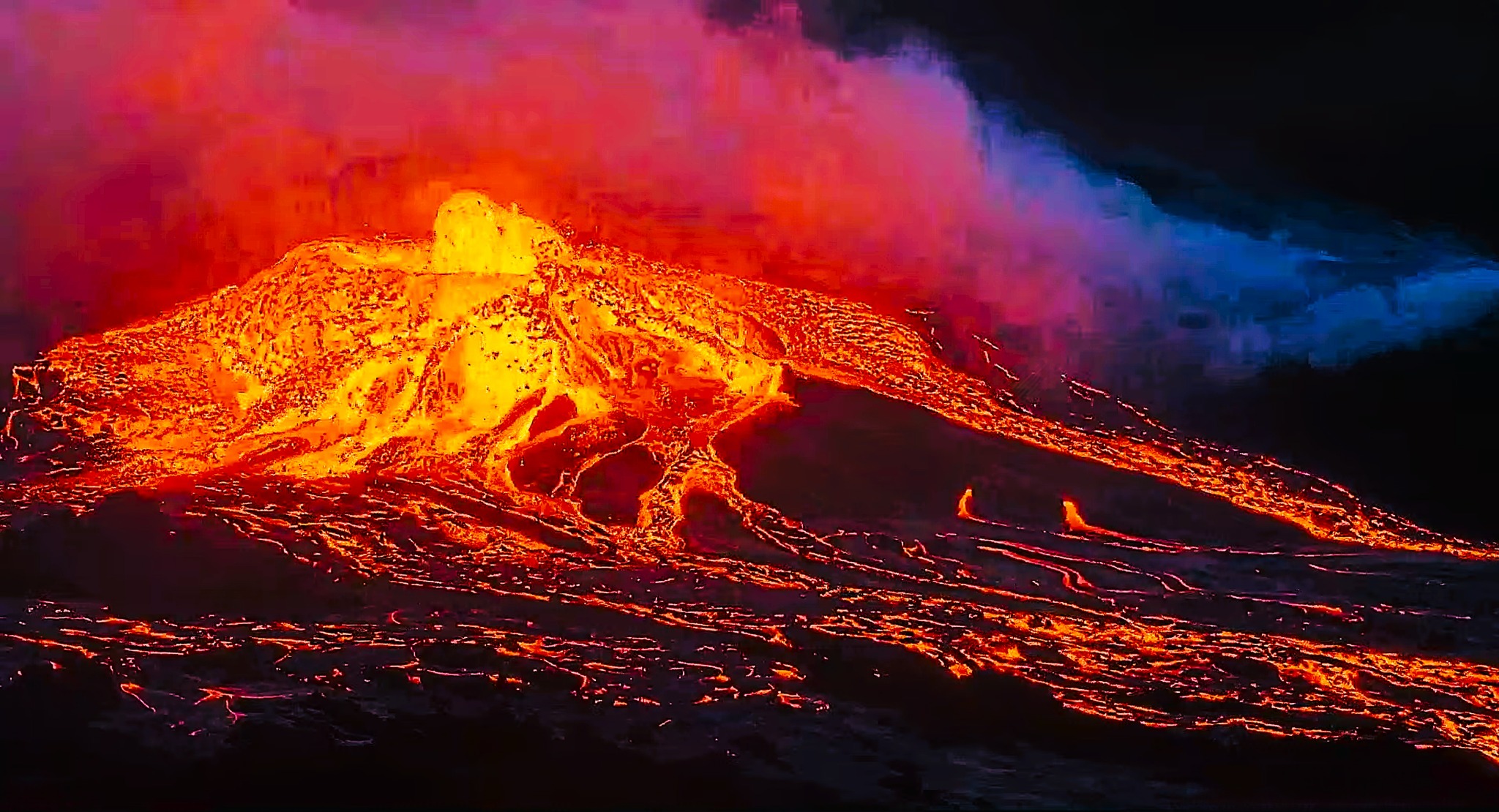 Lire la suite à propos de l’article November 6, 2025. EN. Hawaii : Kilauea , Chile : Planchón Peteroa , La Martinique : Mount Pelée , Colombia : Chiles / Cerro Negro , Alaska : Katmai .