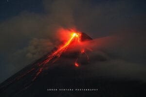 Lire la suite à propos de l’article 15 Janvier 2026. FR. Alaska : Pavlof , Philippines : Mayon , Indonésie : Marapi , Japon : Sakurajima , Costa Rica : Poas .