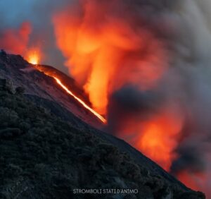 Lire la suite à propos de l’article 20 Octobre 2026. FR. Italie : Stromboli , Indonésie : Anak Krakatau , Chili / Argentine : Laguna del Maule , Colombie : Galeras , Guatemala : Santiaguito .