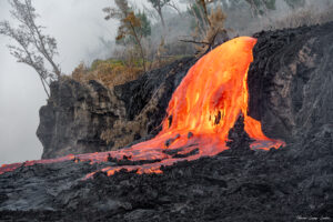 Lire la suite à propos de l’article March 20, 2026. EN. La Réunion Island : Piton de la Fournaise , Japan : Meakandake , Vanuatu Archipelago : Ambae , Philippines : Mayon , Colombia : Galeras .