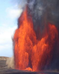 Lire la suite à propos de l’article March 11, 2026. EN. Hawaii : Kilauea , La Réunion Island : Piton de la Fournaise , Iceland : Reykjanes Peninsula , Italy : Stromboli , Indonesia : Tambora .