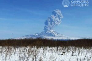 Lire la suite à propos de l’article 27 Juillet 2026. FR. Kamchatka : Sheveluch , Indonésie : Lewotobi Laki-laki , Colombie : Nevado del Ruiz , Equateur : Sangay , Guatemala : Santiaguito .