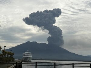 Lire la suite à propos de l’article 17 Avril 2026. FR. Japon : Sakurajima , Indonésie : Dukono , Portugal : ile de Pico , Philippines : Taal , Costa Rica : Poas .
