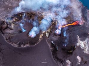 Lire la suite à propos de l’article 7 Mai 2026. FR. Italie : Stromboli , Philippines : Mayon , Indonésie : Dukono , Colombie : Chiles / Cerro Negro , Guatemala : Fuego .
