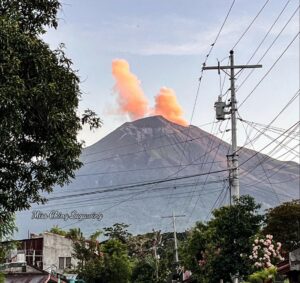 Lire la suite à propos de l’article 11 Mai 2026. FR. Italie : Stromboli , Philippines : Kanlaon , Indonésie : Dukono , Equateur : Sangay , La Martinique : Montagne Pelée .