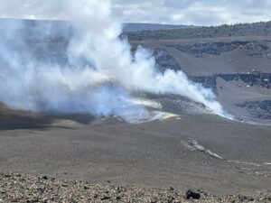 Lire la suite à propos de l’article 25 Mai 2026. FR. Mer de Bismarck : Sud de Rambutyo , Hawaii : Kilauea , Kamchatka : Sheveluch , Indonésie : Sinabung , Italie : Campi Flegrei .