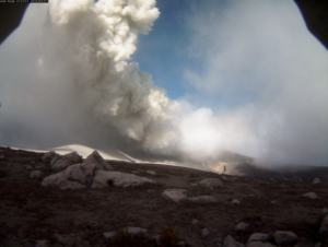 Lire la suite à propos de l’article 3 Juin 2026. FR. Indonésie : Bur Ni Telong , Colombie : Puracé – Chaîne volcanique Los Coconucos , La Réunion : Piton de la Fournaise , Guatemala : Santiaguito , Indonésie : Ibu .