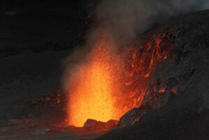 Lire la suite à propos de l’article June 17, 2026. EN. Italy : Stromboli , Hawaii : Kilauea , Indonesia : Semeru , Ecuador : Sangay , Colombia : Chiles / Cerro Negro .